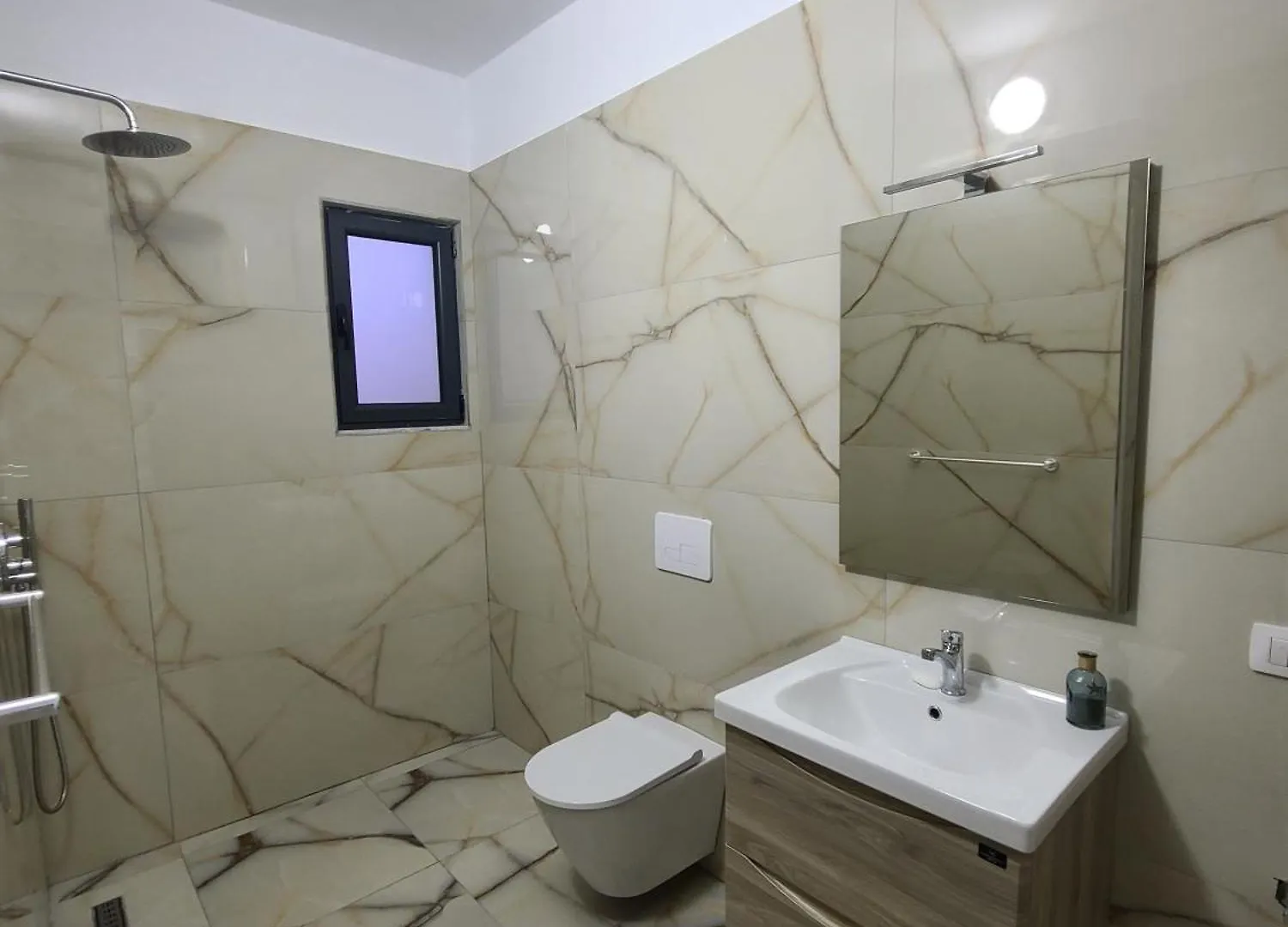 Apartment Lungomare Vlore 2A 0*,