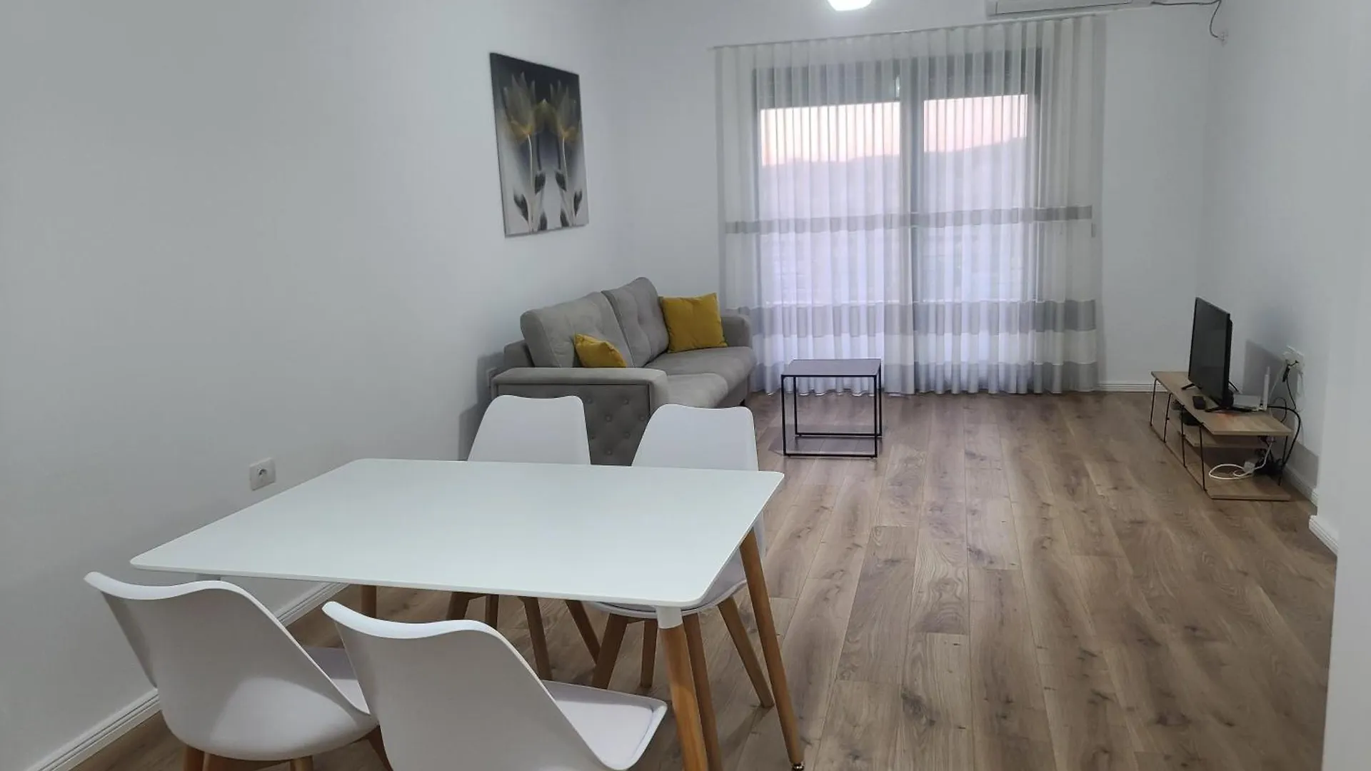 Apartment Lungomare Vlore 2A