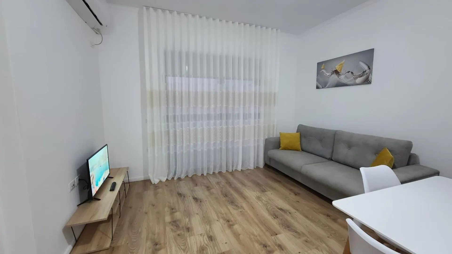 Apartment Lungomare Vlore 2A
