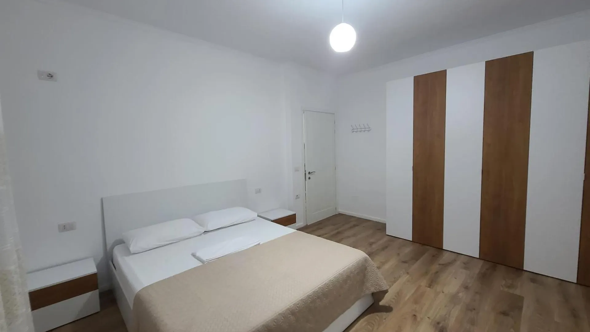 Apartment Lungomare Vlore 2A