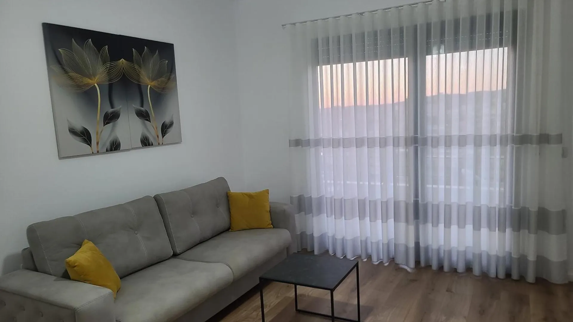 Apartment Lungomare Vlore 2A 0*,